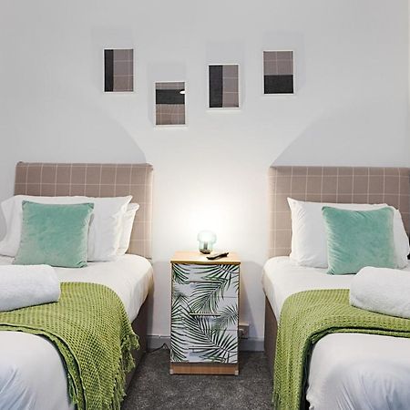 City Centre, Parking, Smart Tv'S In All Rooms Swansea Buitenkant foto