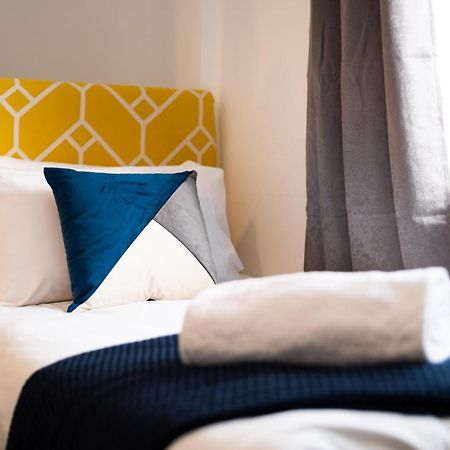 City Centre, Parking, Smart Tv'S In All Rooms Swansea Buitenkant foto