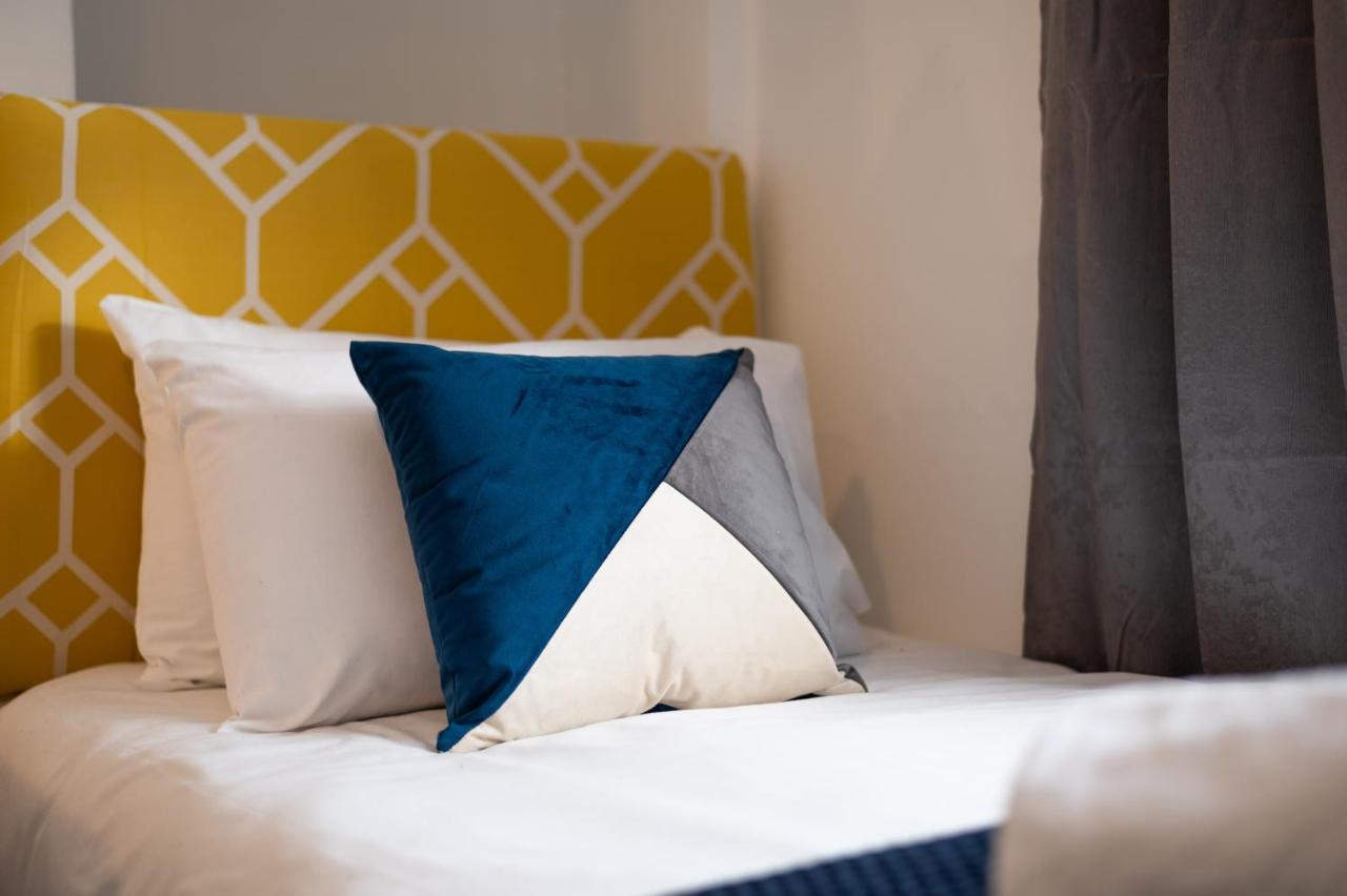 City Centre, Parking, Smart Tv'S In All Rooms Swansea Buitenkant foto