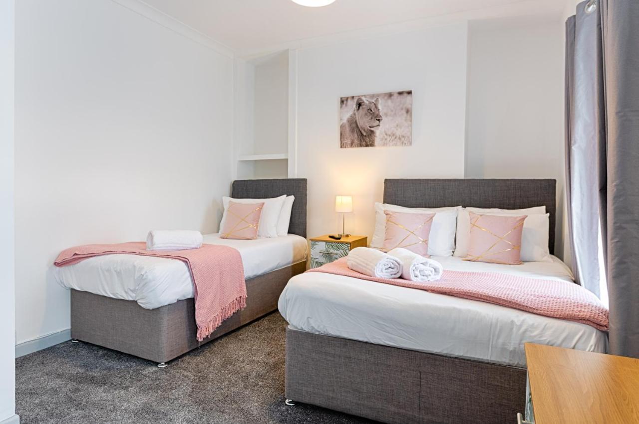 City Centre, Parking, Smart Tv'S In All Rooms Swansea Buitenkant foto