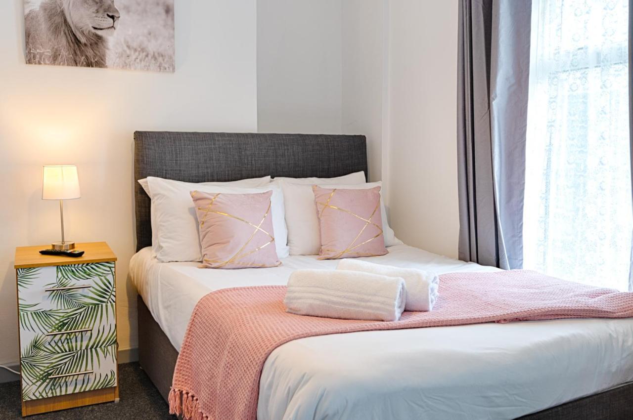 City Centre, Parking, Smart Tv'S In All Rooms Swansea Buitenkant foto