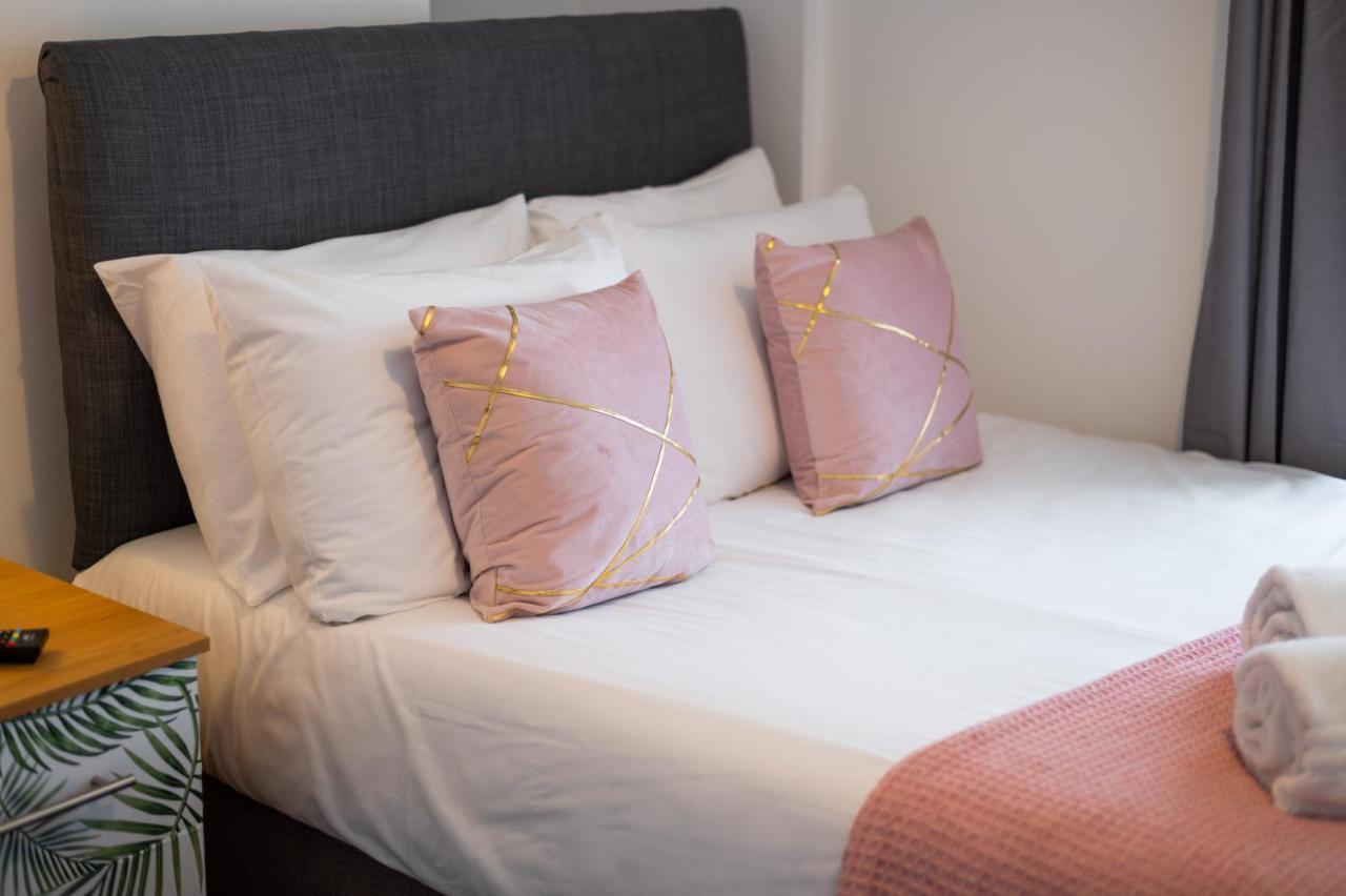 City Centre, Parking, Smart Tv'S In All Rooms Swansea Buitenkant foto