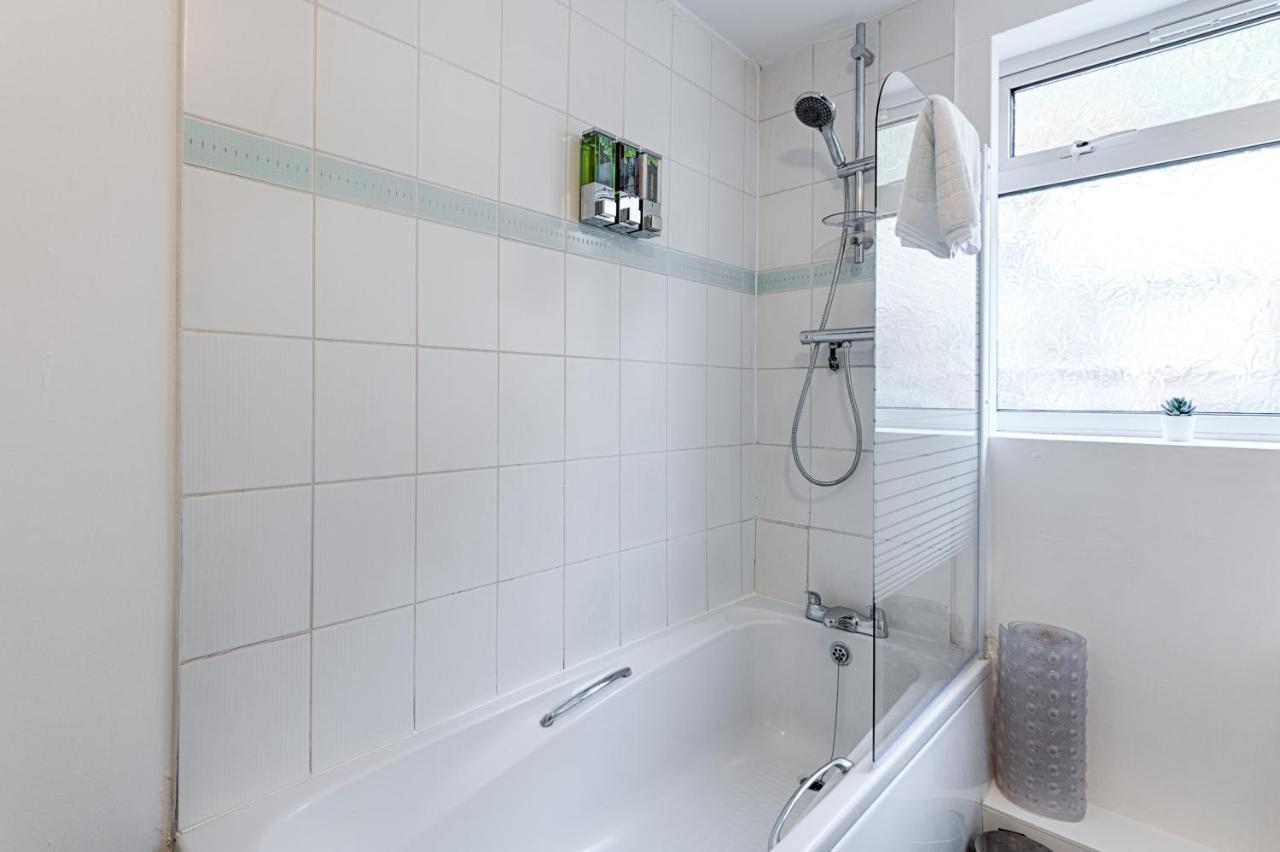 City Centre, Parking, Smart Tv'S In All Rooms Swansea Buitenkant foto